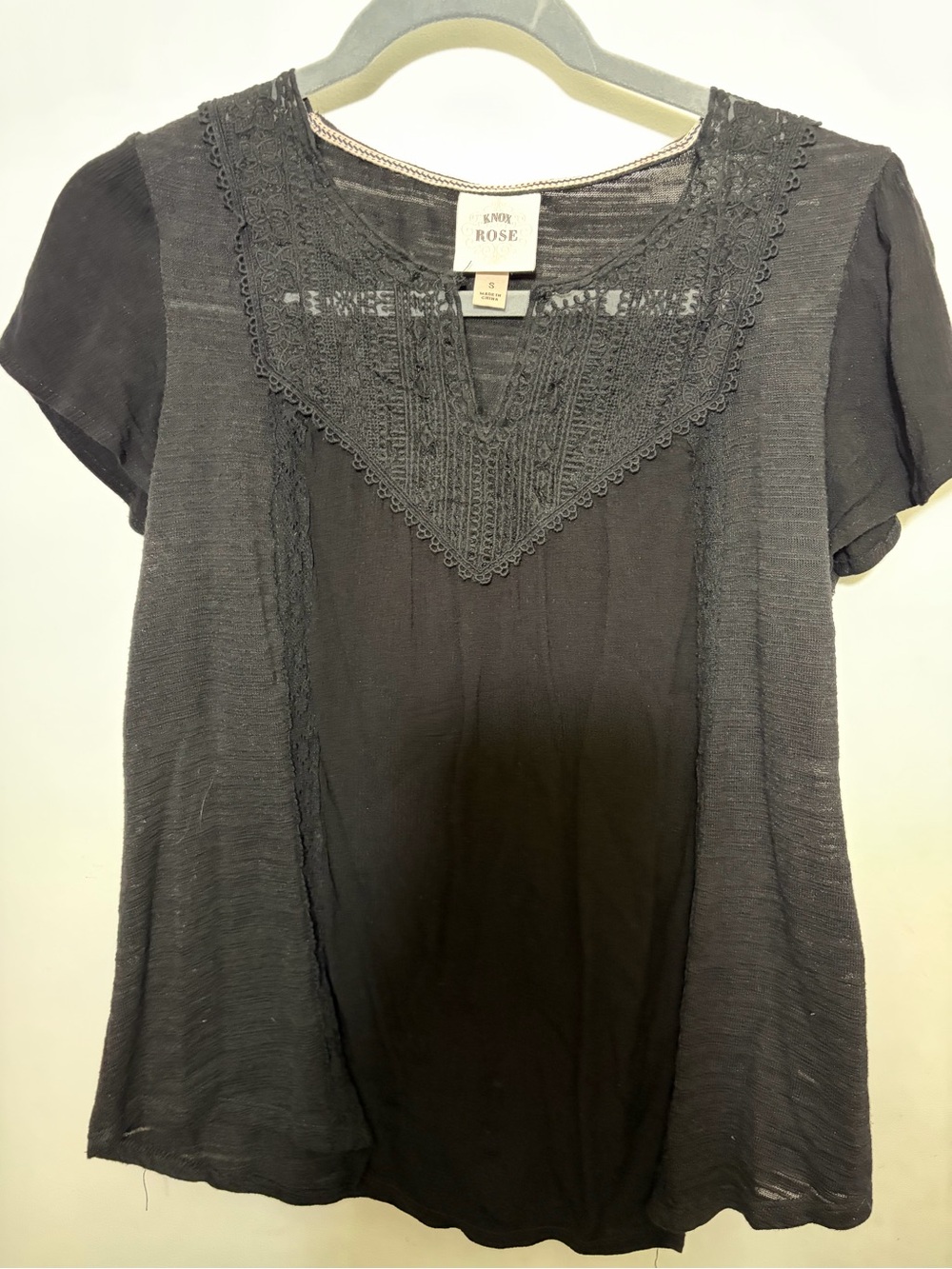 Knox rose black blouse small